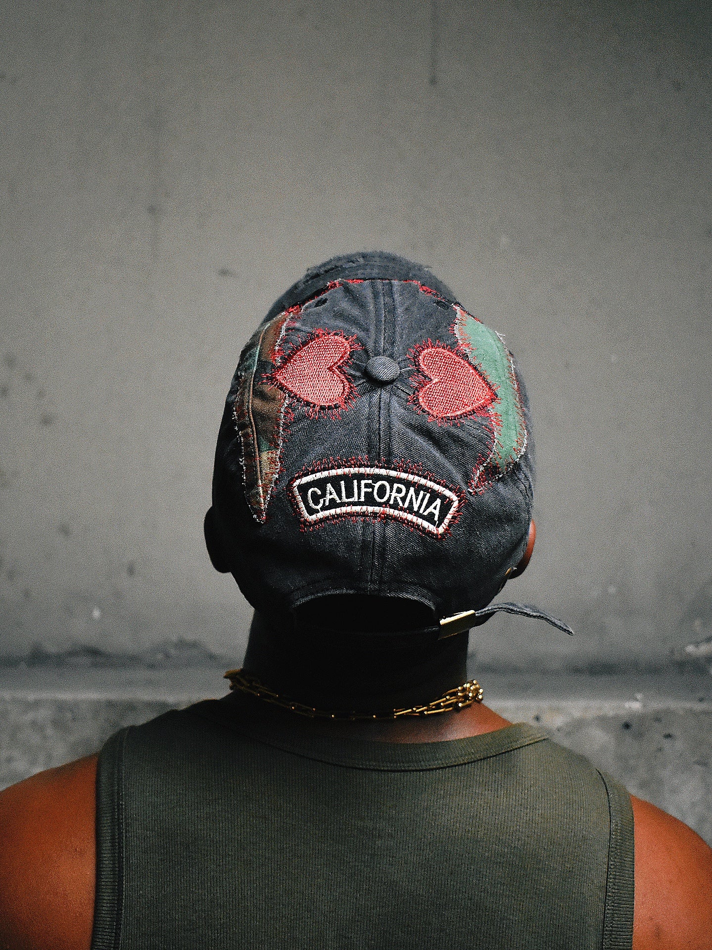 VERTUE HEARTS LOW PROFILE HAT (red)